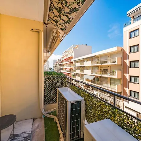 Beautiful 3 Bedroom Close To The Martinez *